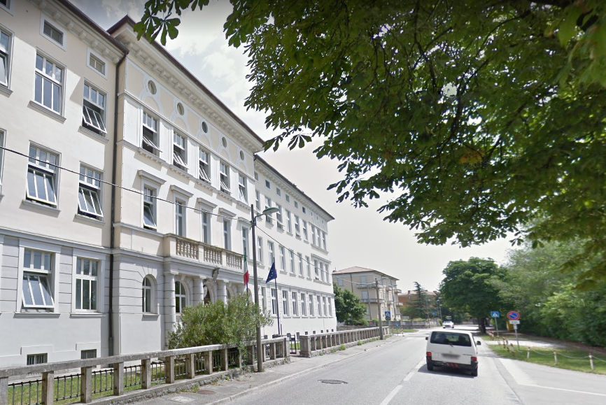 Copertina per Variante inglese nelle scuole di Gradisca d'Isonzo, scatta la quarantena per tutti gli studenti